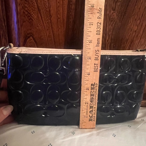 Coach Navy Blue Vinyl Wristlet with Leather Trim, cute & style, good condition - Picture 9 of 9